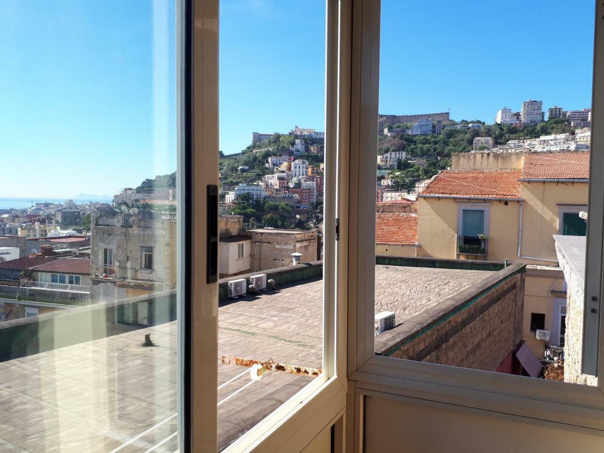Appartement Il Volo Del Gabbiano à Naples Extérieur photo