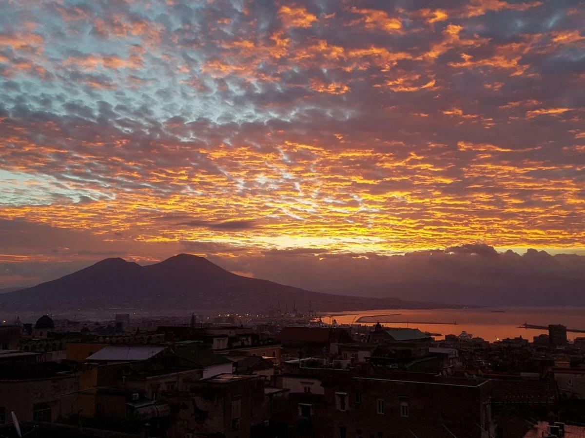 Appartement Il Volo Del Gabbiano à Naples Extérieur photo