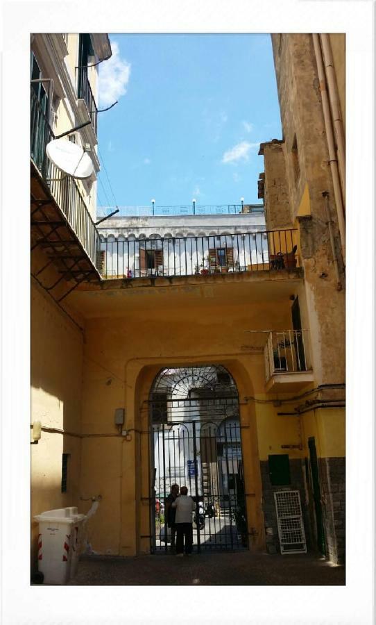 Appartement Il Volo Del Gabbiano à Naples Extérieur photo